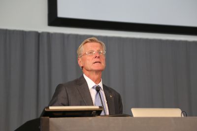 El Presidente del directorio de la Universidad anfitriona, Jonas Hafström. 