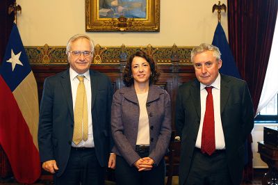 La embajadora de Turquía, Gülin Dinç, planteó su interés en incrementar el contacto entre universidades de Chile y Turquía a través de diversas becas existentes para estudiantes chilenos.