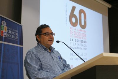 El director del Departamento de Sociología, Rodrigo Asun, destacó la relevancia del diálogo que se abrirá durante esta semana de actividades en la Facultad de Ciencias Sociales.