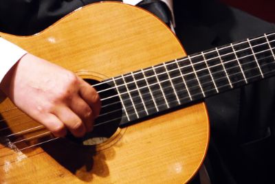 Esta iniciativa, que comenzó como un proyecto de creación que adjudicó recursos en el Concurso CreArt 2016, busca legar el primer registro fonográfico de obras para guitarra clásica latinoamericana. 