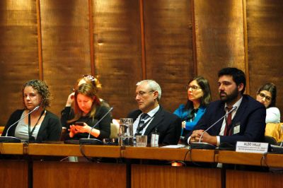 El panel de apertura tuvo la participación del rector de la U. de Valparaíso y vicepresidente del Cruch, Aldo Valle, planteó la responsabilidad de las instituciones de educación superior en este tema.