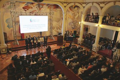 Un total de 196 académicos de la Universidad de Chile, de todas las disciplinas y unidades que la integran, fueron reconocidos durante la ceremonia.