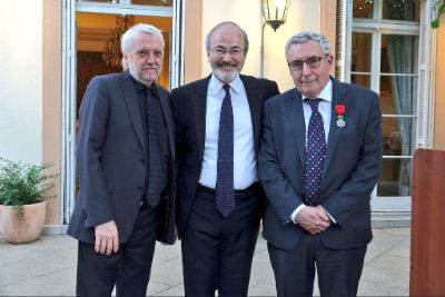 A la ceremonia asistieron autoridades francesas, como el consejero de cooperación y acción cultural y director del Instituto Chileno Francés, Jean-Claude Reith y el embajador Roland Dubertrand.