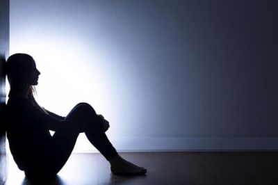 La guía "Recomendaciones para la prevención de la conducta suicida en establecimientos educacionales" busca disminuir las cifras de suicidios, la segunda causa de muerte en adolescentes.