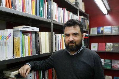 El periodista egresado de la U. de Chile, Óscar Contardo.