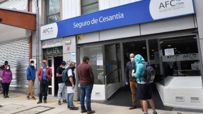 La tasa de desempleo en el Gran Santiago fue de 15,6 por ciento, la más alta registrada en los últimos 20 años.