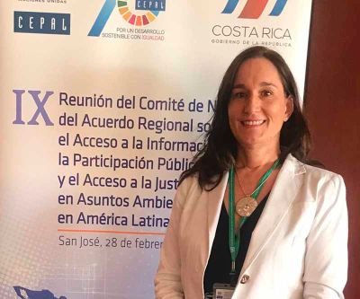 La profesora Valentina Durán recordó que Chile ha adoptado importantes compromisos para enfrentar el cambio climático, entre los que destaca la carbono neutralidad para el año 2050.
