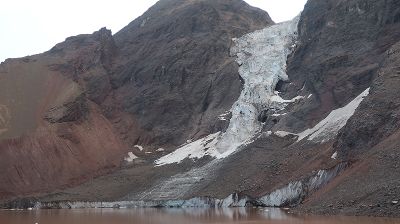Glaciares de las regiones de Valparaíso, Metropolitana y O'Higgins están cada vez más vulnerables a la pérdida de masa debido al oscurecimiento del hielo y su efecto en la absorción de energía solar.