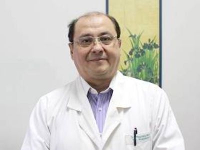 "El hongo en general lo provoca en los pacientes que tienen las defensas bajas o aquellos pacientes con diabetes muy descompensadas", explica el profesor Mauricio Ruiz.