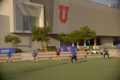Escuelas deportivas y talleres marcan el retorno de la actividad física presencial de la Universidad de Chile