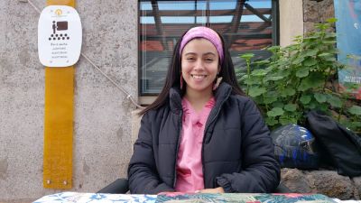 Lene Troncoso está en su quinto año de Medicina en la Universidad de Chile, carrera a la que ingresó vía cupo étnico rapanui en 2017.
