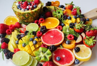 Los especialistas recomiendan aprovechar las frutas y verduras de temporada, e incorporarlas a la dieta diaria durante las vacaciones.