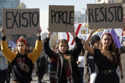 Se espera que los y las estudiantes adquieran conocimientos de teorías de género, así como los mecanismos de la U. de Chile para atender la violencia y la discriminación de género.