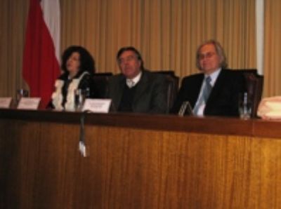 La Directora del Instituto Chileno Israelí de Cultura, Liliana Kirberg; el Director del IEI, José Morandé y el Vicerrector Francisco Brugnoli.