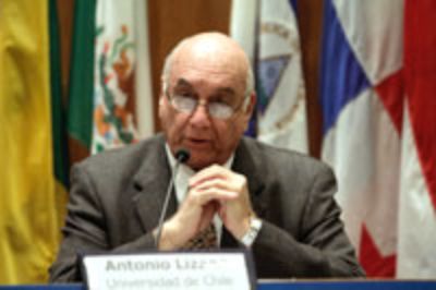 El Decano de la Facultad de Ciencias Agronómicas, Antonio Lizana, detalló los aportes que ha hecho la Facultad en este ámbito.