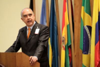Fernando Canales, ex Secretario de Economía y ex Secretario de Energía de México, fue uno de los conferencistas internacionales que participó de estas jornadas.