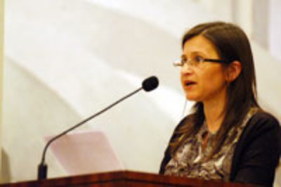 La Doctora en Historia, mención Historia de Chile, Paulina Zamorano Varea habló en representación de los 152 galardonados.