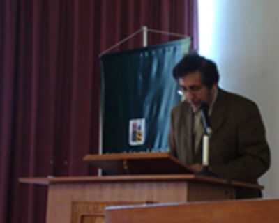 El Director de  Investigación y Desarrollo de la Universidad Austral de Chile, Dr. Ernesto Zumelzu D., junto con inaugurar el evento, expuso sobre el desarrollo de la propiedad industrial en la UACh.