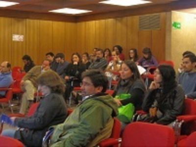 La facultad de Cs. Sociales reunió a integrantes de los tres estamentos de la U. de Chile.