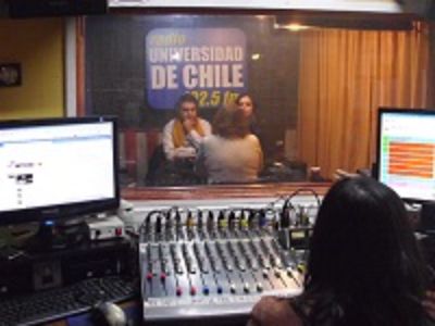   "Senado Universitario", el programa radial del órgano normativo de la Casa de Bello, todos los lunes a las 10:30 de la mañana, en radio U. de Chile, 102.5 fm.
