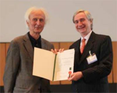 Dr. Fernando Lolas recibe distinción de la Fundación Alexander von Humboldt.