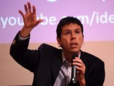 Claudio Castro, encargado de la Oficina de Equidad e Inclusión de la Universidad de Chile.
