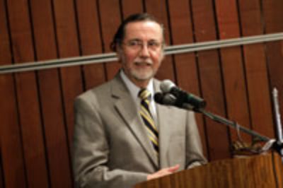 El Rector Víctor Pérez Vera reconoció el constante cariño y entrega a la U. de Chile a lo largo de la carrera académica y de investigador del Prof. Uauy.