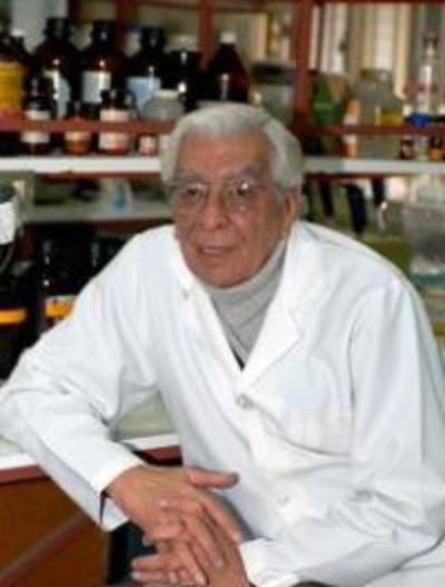 Profesor Tito Ureta, académico de la Facultad de Ciencias. Integró el Senado Universitario durante el período 2006-2010. Su deceso se produjo el 6 de junio de 2012.