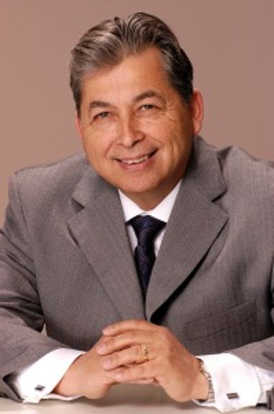 Senador Universitario Raúl Morales, Académico de la Facultad de Ciencias de la Universidad de Chile.