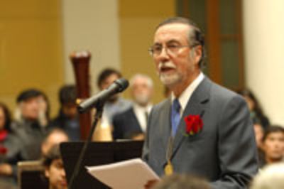 Rector Víctor Pérez Vera, en ceremonia "40 años de Memoria: Con Chile y la Universidad en el corazón" 