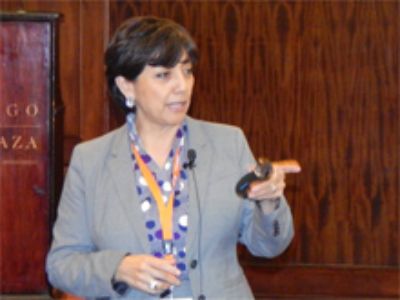 Amanda Gálvez Mariscal, de México, disertó acerca de la "Alimentación Saludable: una alternativa para mejorar la salud".