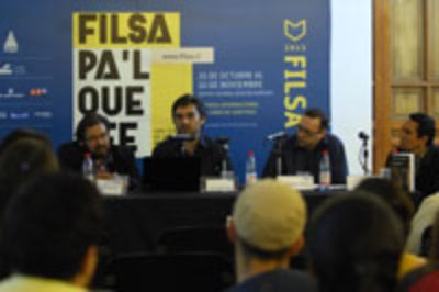 Con paneles de conversación y presentación de libros fueron actividades programadas por la U. de Chile en esta nueva versión de la Feria del Libro.