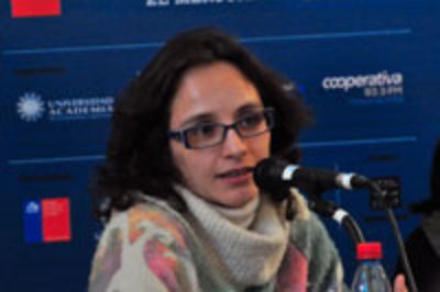 Doctora en Literatura Lucía Stecher.