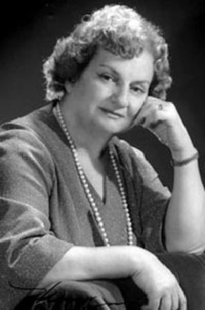 La Profesora Elvira Savi.