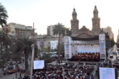 El sábado 26 de octubre se llevó a cabo el tradicional Concierto de la Orquesta Sinfónica en Plaza de Armas. Un evento al aire libre y gratuito que reunió a más de tres mil personas.