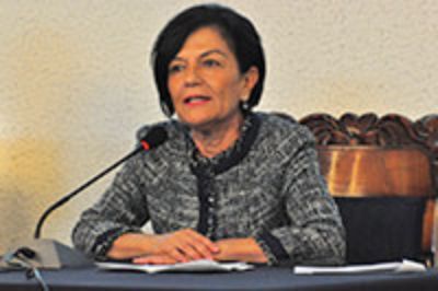 La Senadora Universitaria Graciela Rojas. 