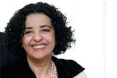 Profesora Faride Zerán, distinguida con el Premio Amanda Labarca 2013