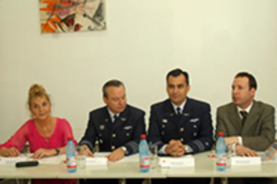 También estuvieron en la presentación los representantes de la Corporación Cultural "Semanas Musicales" de Frutillar y la Fuerza Aérea de Chile, miembros de la organización del evento.