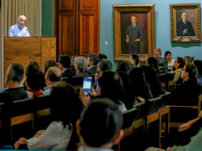 Alejandro Barros, académico del Departamento de Ingeniería Industrial de la Universidad de Chile e investigador asociado del Centro de Sistemas Públicos.