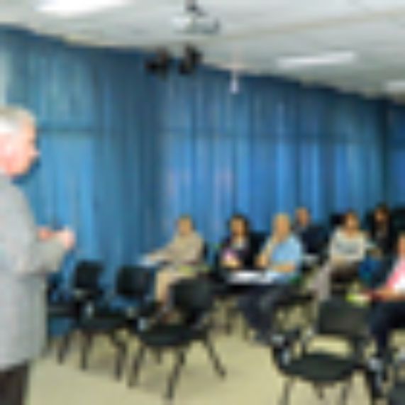 El Encuentro de los Decanos de las Facultades de Ciencias Agronómicas del CRUCH fue inaugurado por el Decano Roberto Neira.