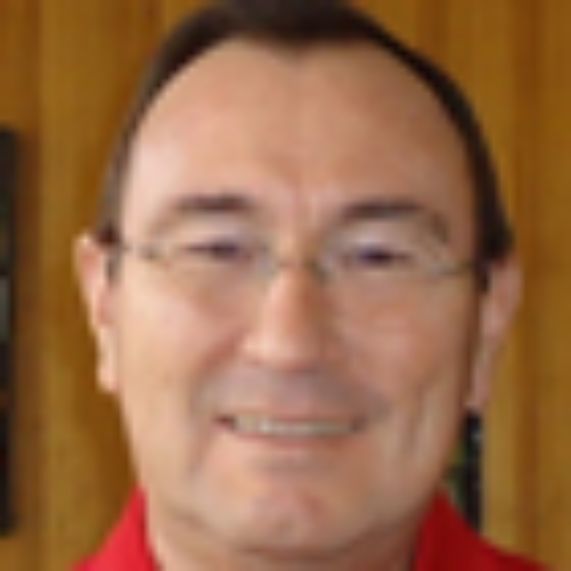El profesor Luis Sazo es Académico del Departamento de Sanidad Vegetal.