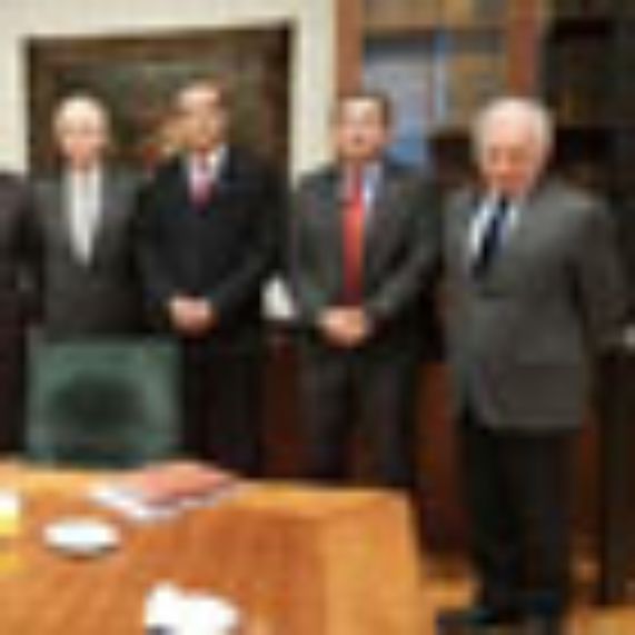 Profesores., José Díaz, Rodolfo Pihan y José Antonio Olaeta, Sr. Ricardo Ariztía, Presidente SNA, junto a los Decanos; Rodrigo Figueroa , Nelson Loyola , Roberto Neira. 