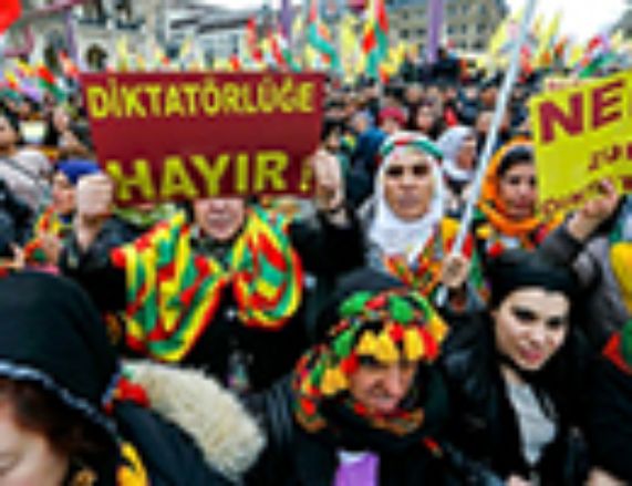 Análisis de la vida sociopolítica en Turquía del académico Ertan Erol