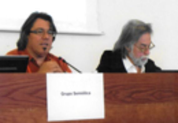 Académico FAU participó en congreso de la Asociación Española de Semiótica