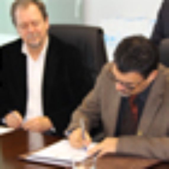 Universidad de Chile y Megasalud firman acuerdo de transferencia tecnológica