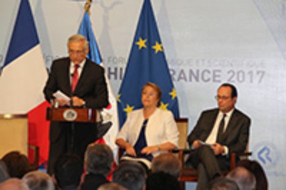 Presidentes de Chile y Francia junto a Rector Vivaldi valoraron la cooperación internacional