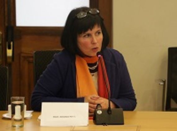 Prof. Roxana Pey, académica de la Universidad de Chile, ex Rectora de la U. de Aysén.