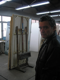 Gonzalo Díaz, artista visual, académico del Dpto. de Artes Visuales y Premio Nacional de Arte 2003, será uno de los homenajeados en la ceremonia "Distinción por Años de Servicio".