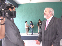 Prorrector Jorge Las Heras durante una entrevista con TVN.