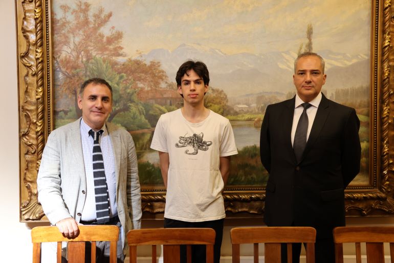 Decano (s), Francisco Soto, Diego Stecher y Director de Escuela, Miguel González.